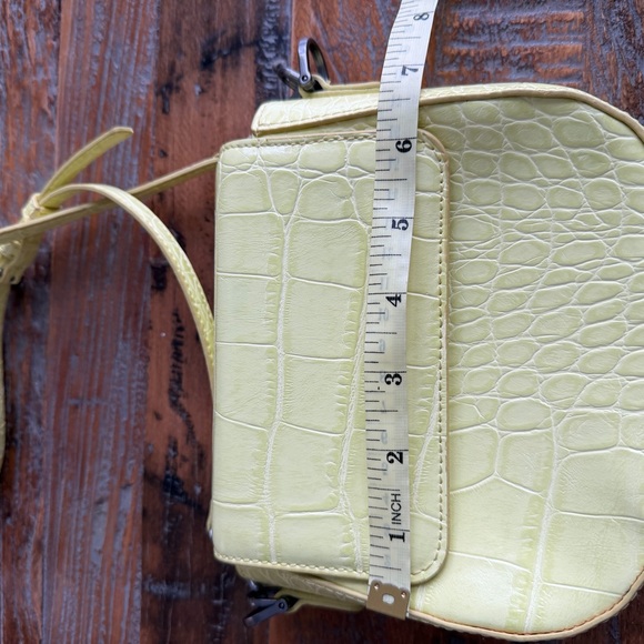Zara Lime Croc-Embossed Crossbody Bag - Picture 7 of 7